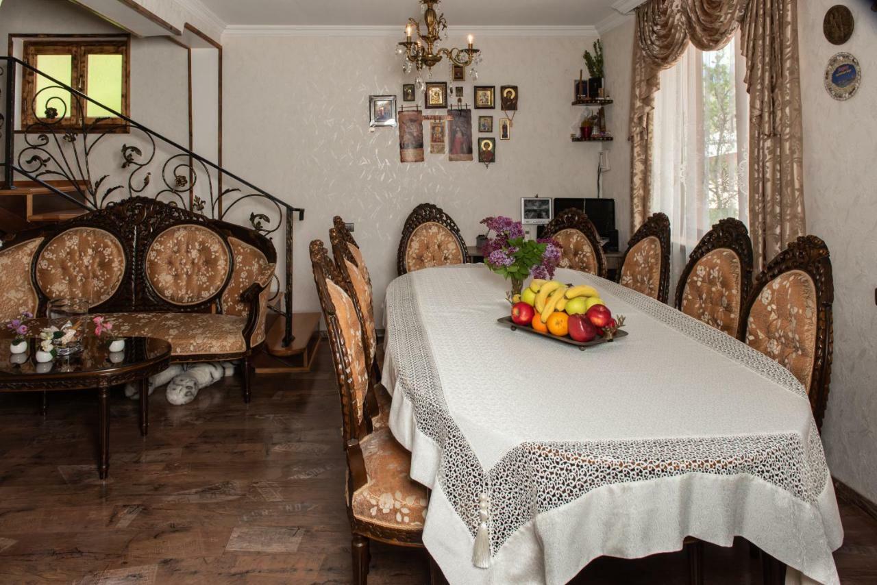 Guest House Vip Borjomi Exterior photo