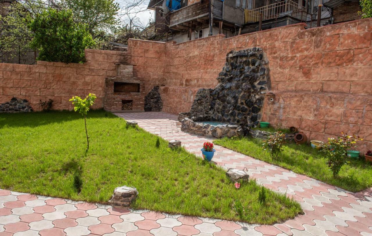 Guest House Vip Borjomi Exterior photo